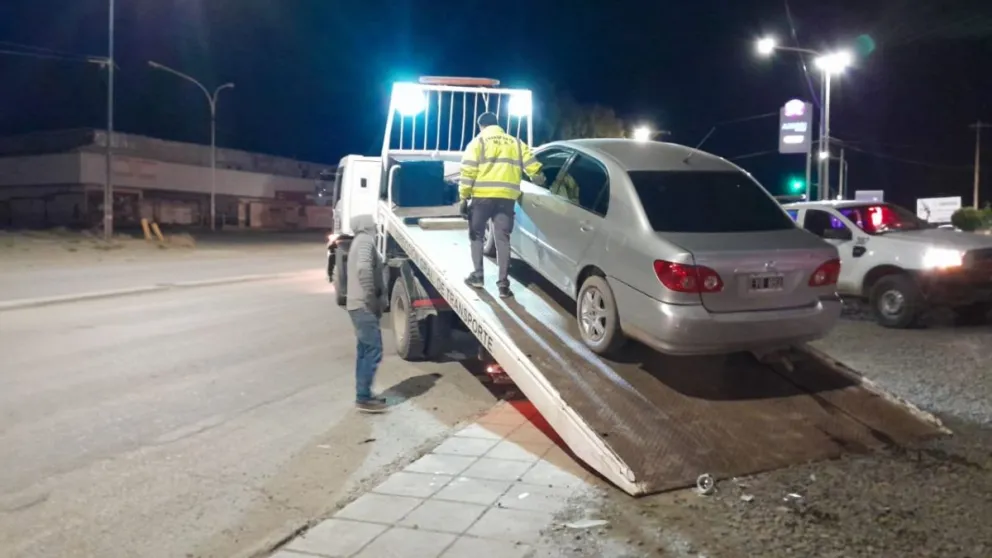 Manejaba alcoholizado, chocó y le secuestraron el auto