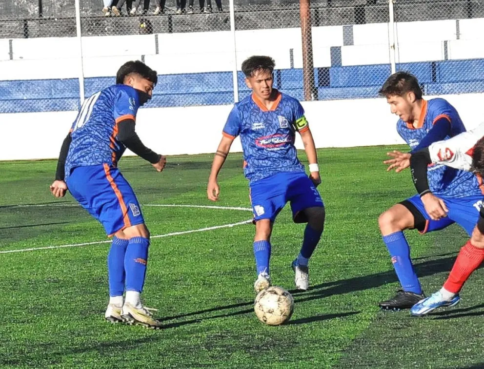 Primer capítulo con los comodorenses de local