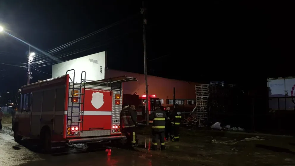 Santa Cruz: Incendio en los depósitos de Salud y Desarrollo Social habría sido intencional