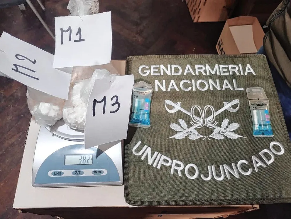 Golpe al narcotráfico en Puerto Deseado: secuestraron cocaína, marihuana, balanzas de precisión y dinero