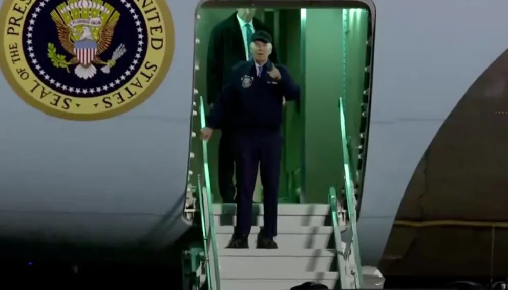 Biden estaría considerando bajarse de la contienda presidencial contra Donald Trump