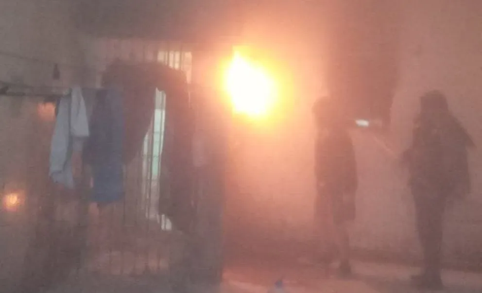 Dos presos quemaron colchones en la Alcaidía de Trelew protestando por una requisa que les hicieron en el pabellón