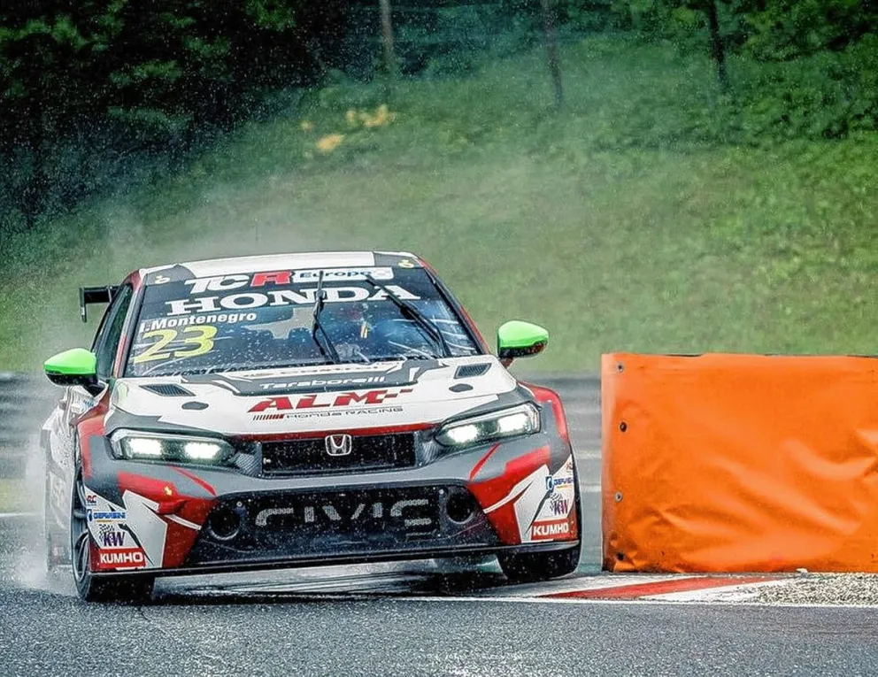 “Nacho” Montenegro larga en primera fila en Estoril
