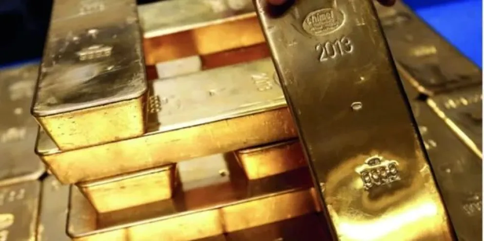 ¿Se puede embargar el oro argentino que Luis Caputo envió al exterior?: economistas encienden alertas