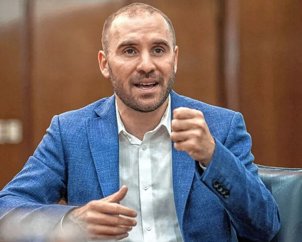 Martín Guzmán cuestionó la decisión del BCRA de enviar oro al exterior y tuvo un fuerte cruce con Lucas Llach