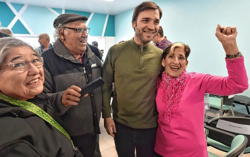 Jubilados respaldan a Torres y piden la renuncia de las autoridades del PAMI en Chubut