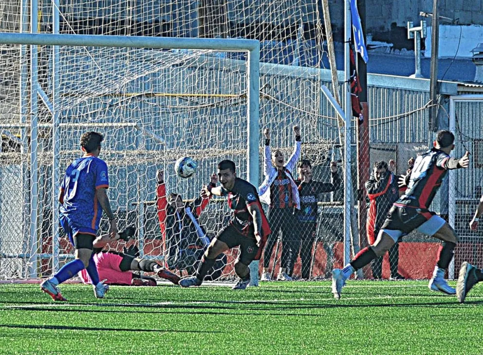 Independiente de Trelew quedó a un paso