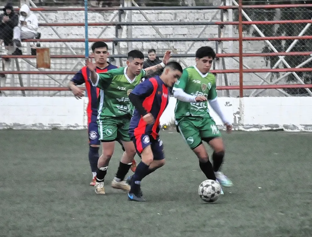 Con goles y juego, Petroquímica terminó rompiendo todos los esquemas