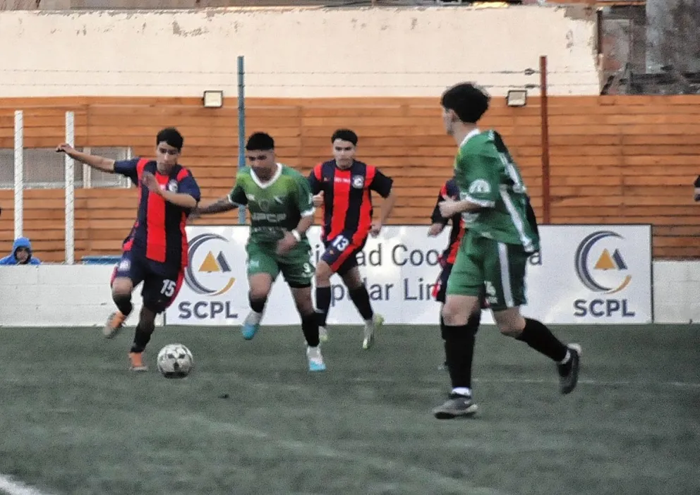 Con goles y juego, Petroquímica terminó rompiendo todos los esquemas