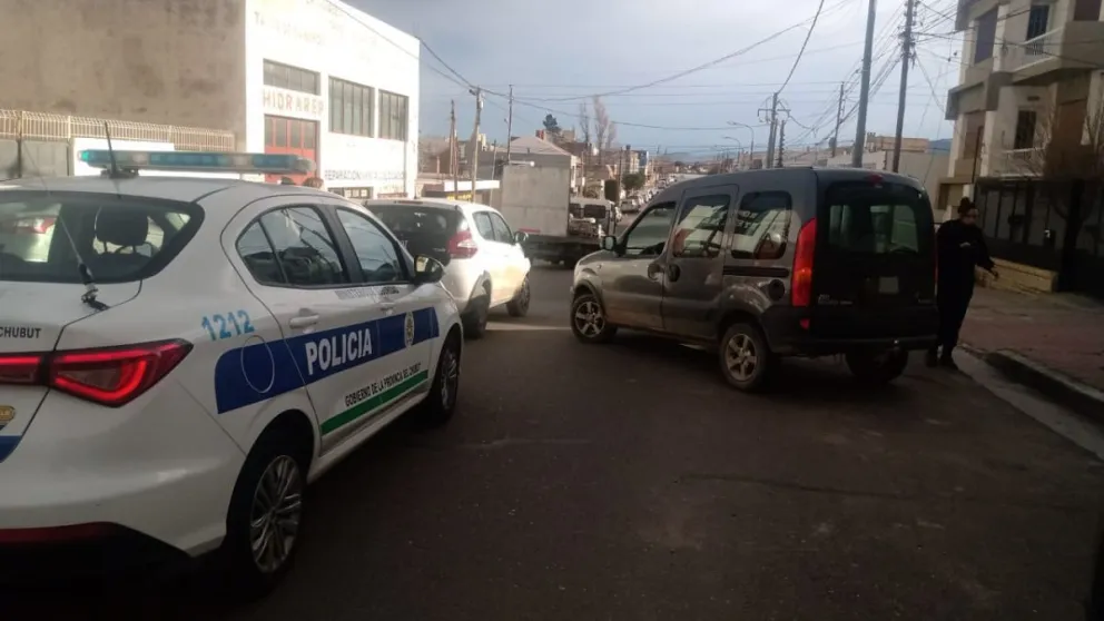 Atraparon a dos sujetos con un un rodado con pedido de secuestro