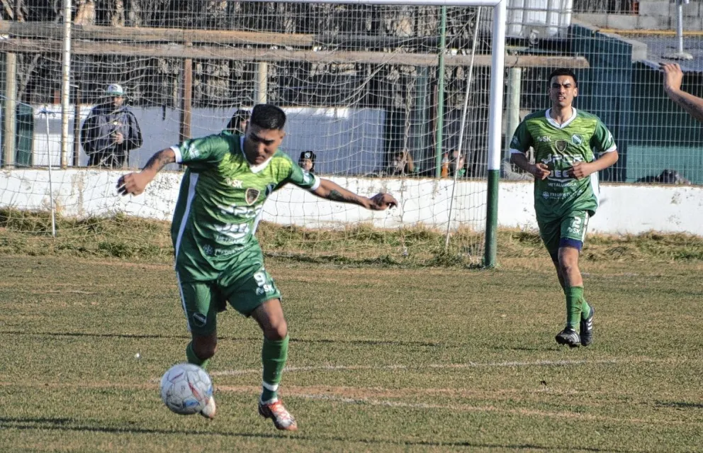 Petroquímica y CAI juegan en km 8