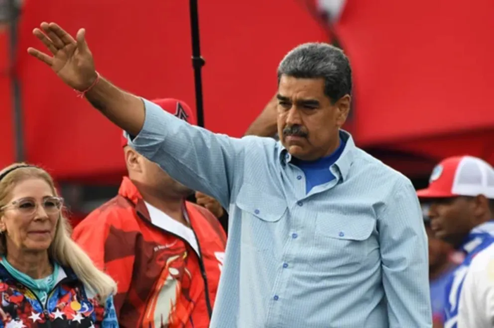 Elecciones Venezuela: votó Nicolás Maduro y aseguró que respetará los resultados electorales