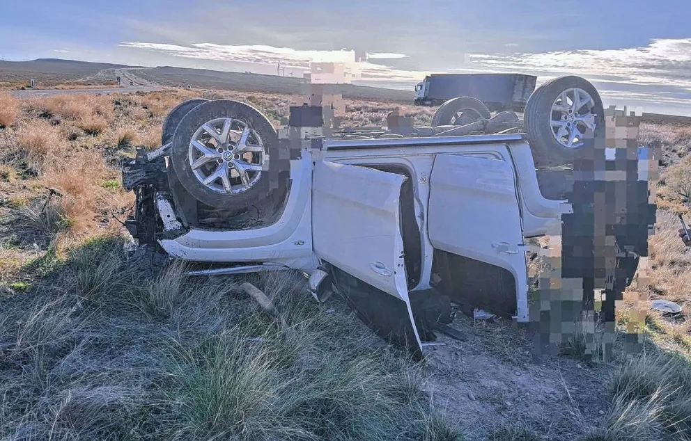 Volcó una camioneta que iba para Comodoro en acceso a Trelew y sus cuatro ocupantes terminaron en el hospital