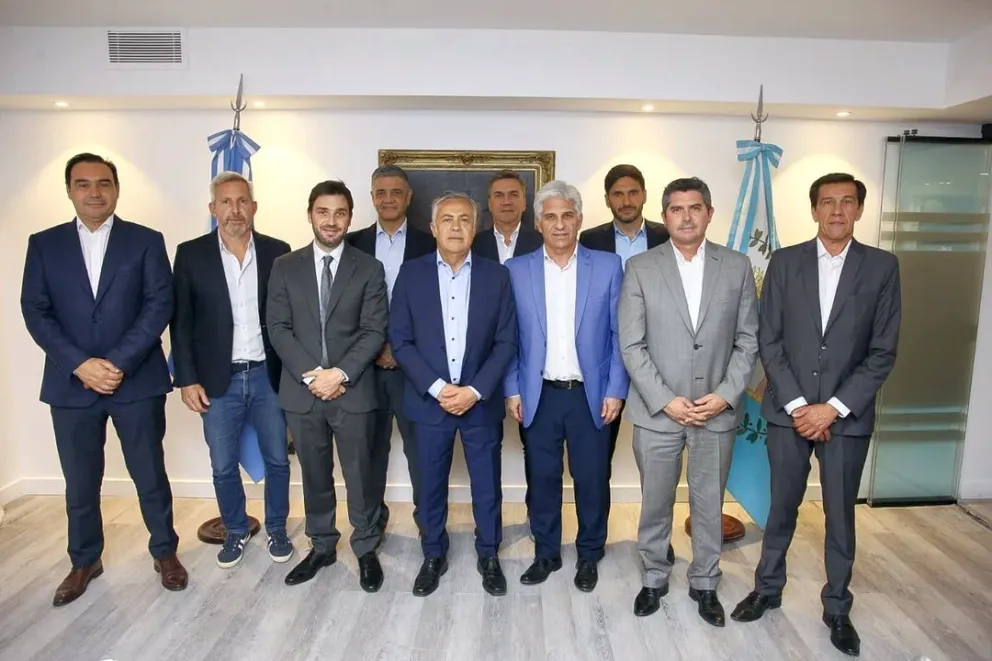 Nacho Torres y gobernadores de JxC se reúnen con Guillermo Francos