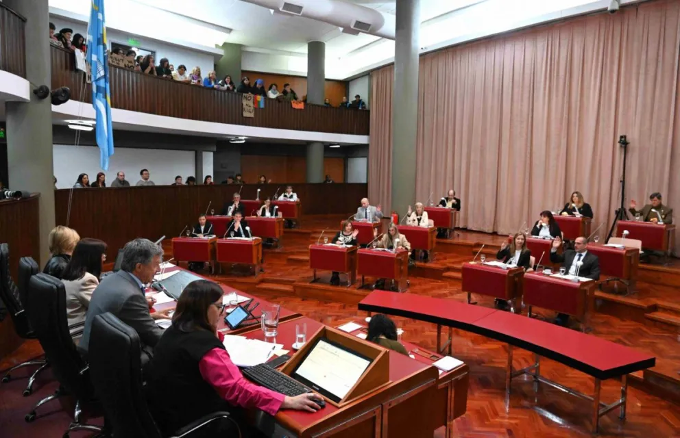 La Legislatura del Chubut aprobó la ampliación del Presupuesto de la Provincia y el avance del juicio político contra el ministro Panizzi