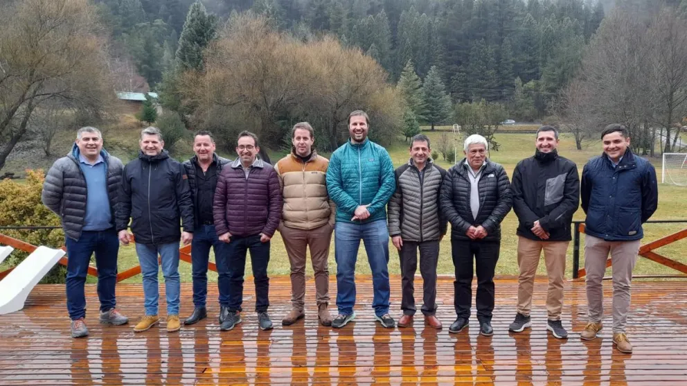 El Gobierno del Chubut reunió a intendentes y referentes turísticos de la Comarca de los Andes
