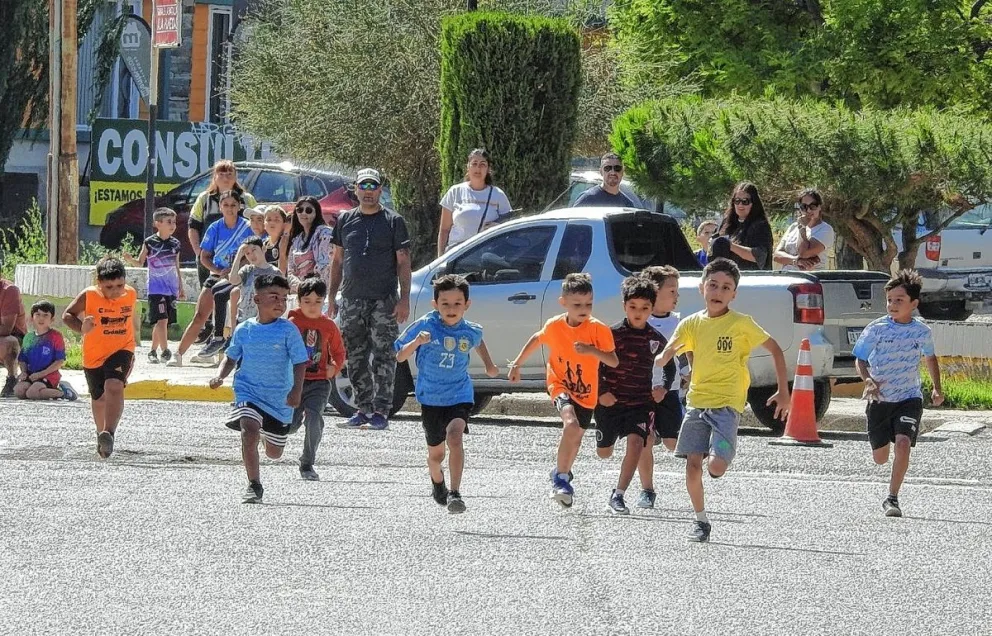 Se larga el encuentro atlético infantil Día de la Niñez