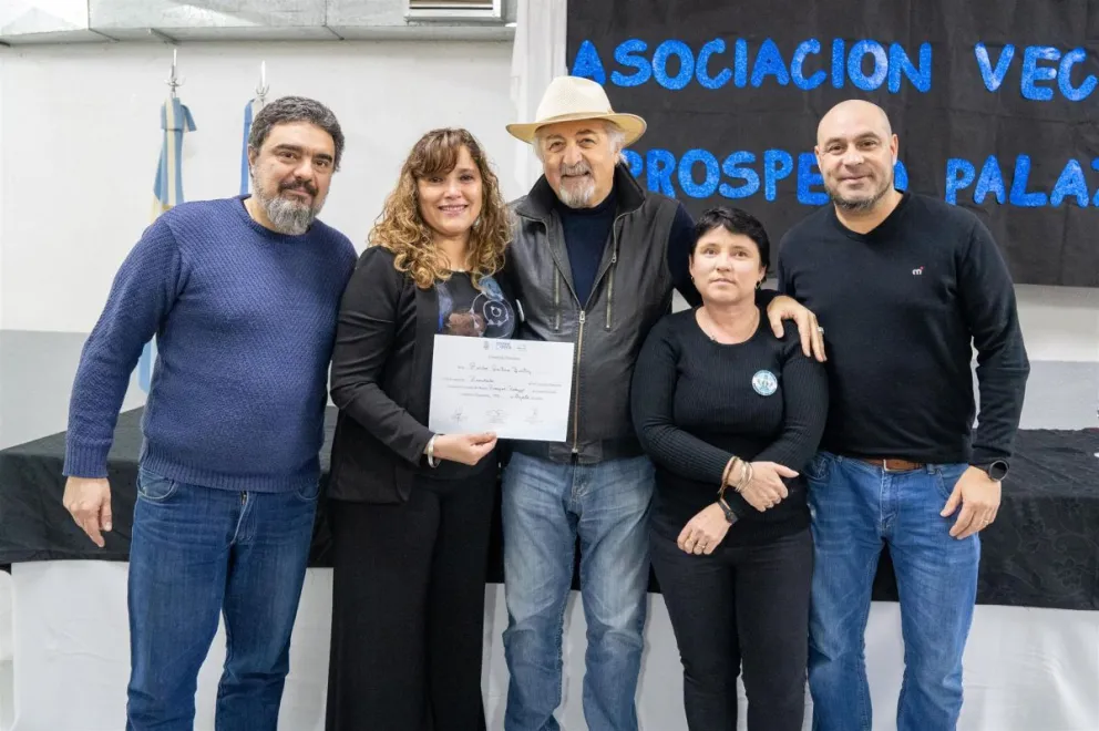Macharashvili participó del acto de asunción de la comisión vecinal de barrio Próspero Palazzo