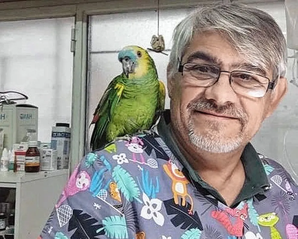 Basilio y tres décadas de dedicación veterinaria