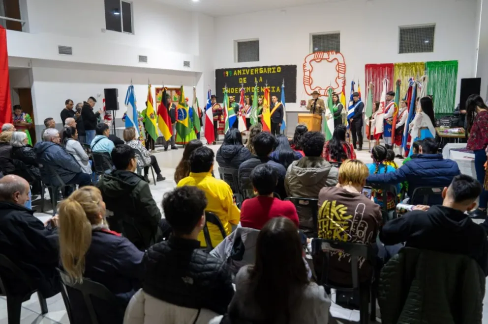 Macharashvili participó del acto por el 199° Aniversario de la Independencia de Bolivia