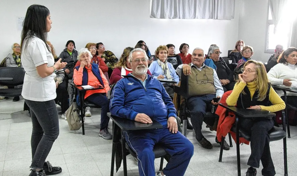 Realizaron una jornada de envejecimiento saludable en el Hospital Alvear para adultos mayores