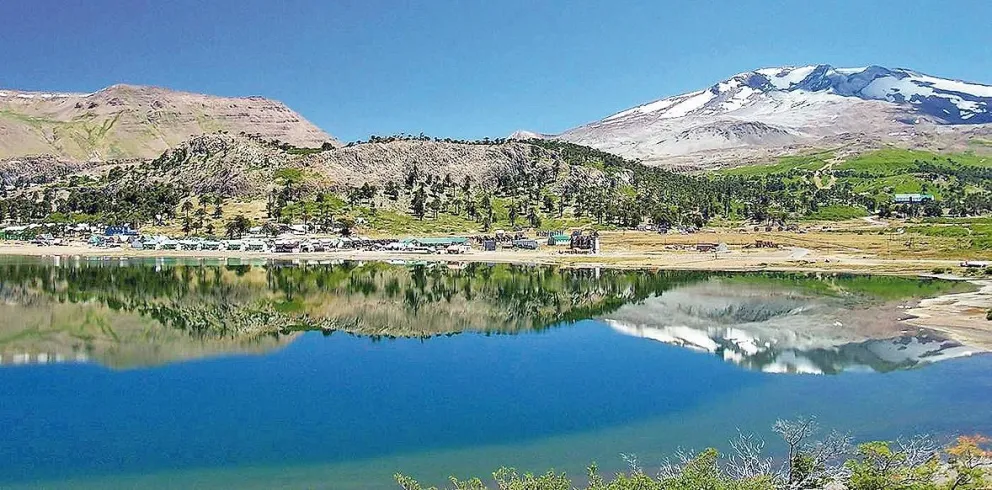 Reconocen al Lago Coviahue como recurso natural terapéutico-medicinal
