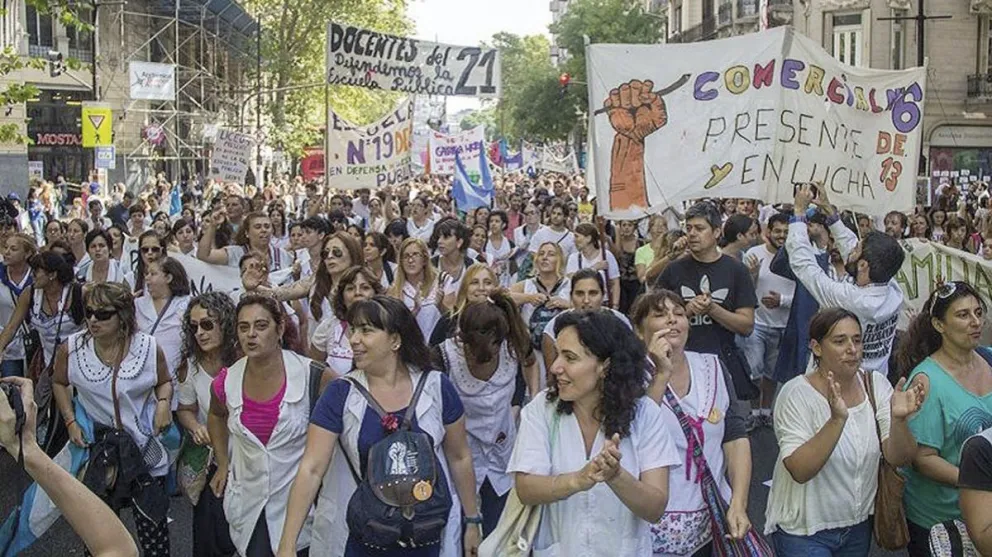 Docentes promueven un plan de lucha nacional contra la esencialidad en la educación