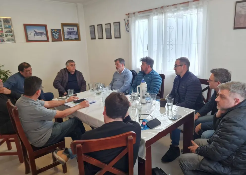 PESCA: La Cámara Empresaria del Golfo San Jorge y el STIA analizaron la realidad del sector