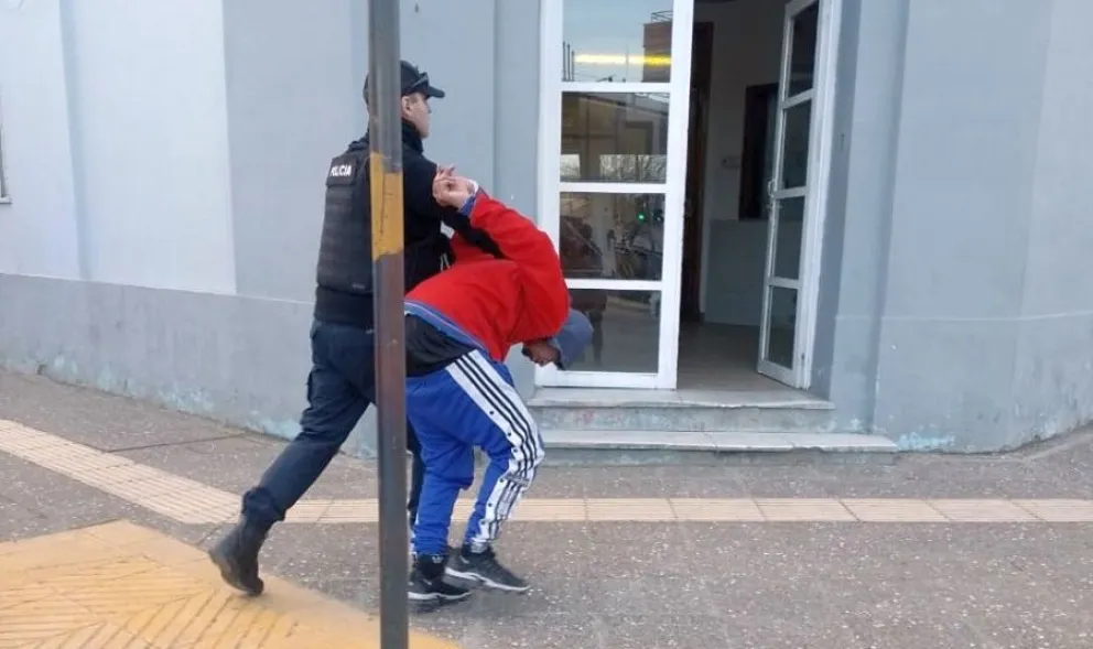 Le robaron el celular a un menor en el centro, los detuvieron, pero fueron liberados al no encontrar el teléfono