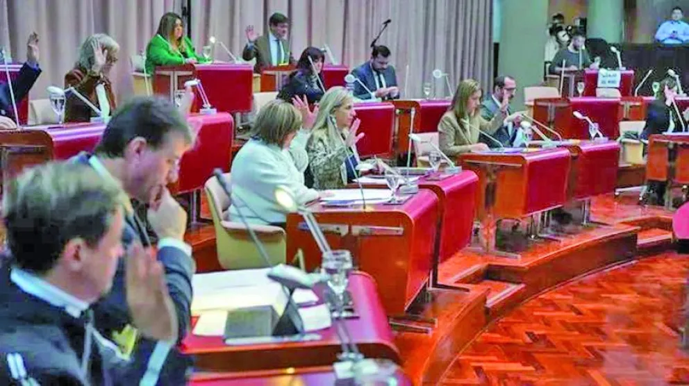 Chubut aprobó la adhesión al RIGI  pero mantiene el veto sobre la minería