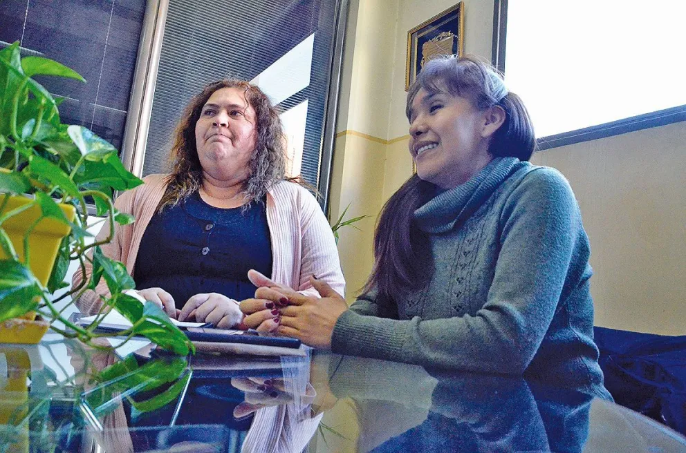 Entrega de anteojos en el SOEM para afiliados y sus familias