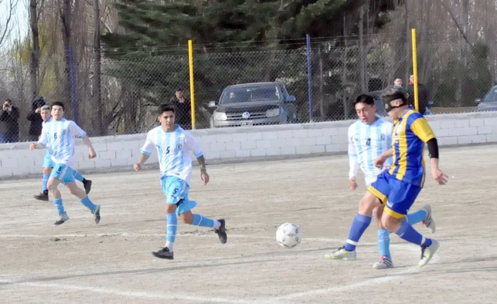 Oeste y Tiro, sin tregua y con muchos goles