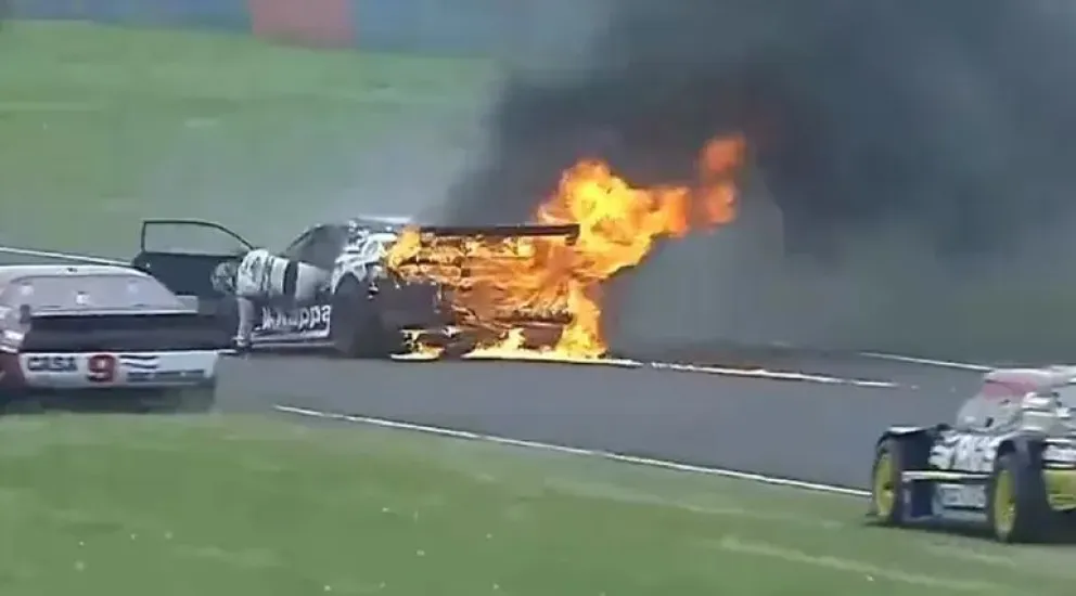 Así fue como se incendió el auto de Mazzacane en el TC