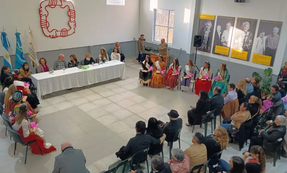 FEDECOMEX: Las colectividades presentaron a sus candidatas a Reina