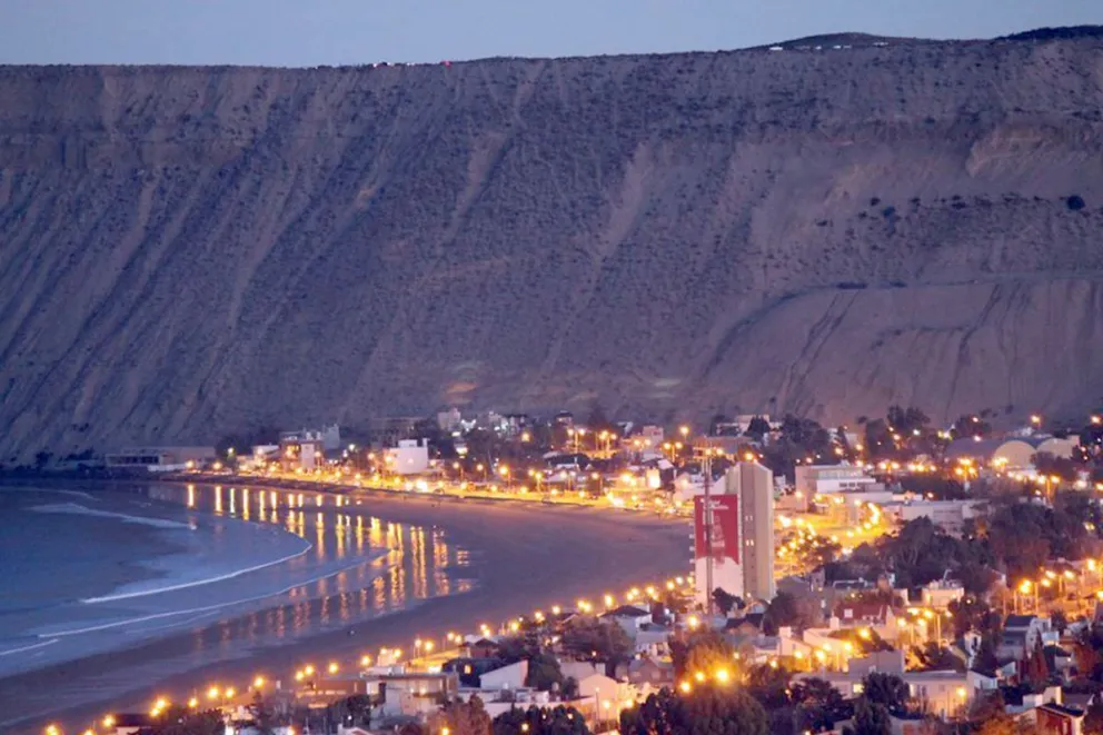 Sorprendieron a toda una familia en Rada Tilly y los mantuvieron de rehenes para luego alzarse con el botín