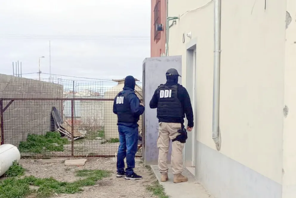 Recuperan celular robado tras allanamiento en Puerto Deseado