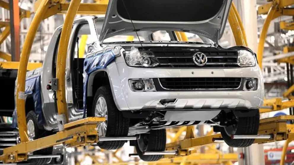 Crisis automotriz: denuncian despidos encubiertos en Volkswagen Argentina tras el recorte de 300 puestos en sus plantas