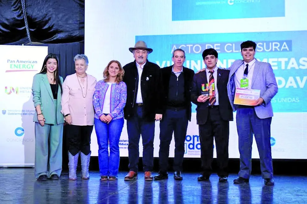 El intendente dijo estar “contento, ya que siento el potencial de este presente, que los jóvenes están marcando y enarbolando”