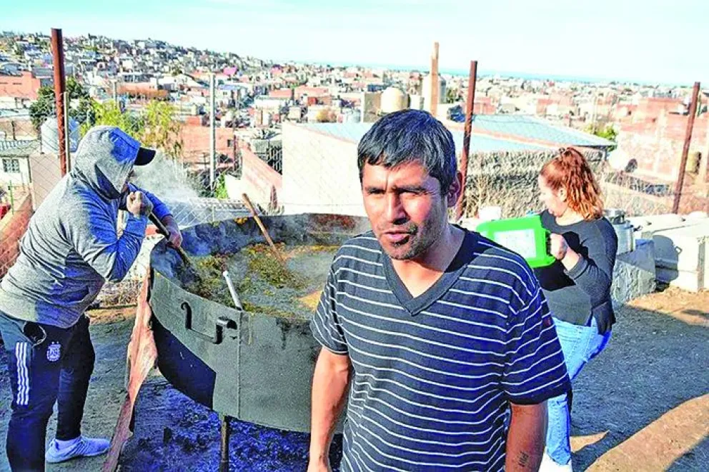 Este sábado van a preparar mil viandas solidarias en el Máximo Abásolo