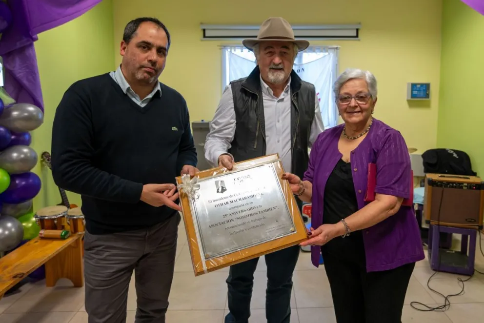 Othar acompañó los festejos por el 25° Aniversario de Nosotros También