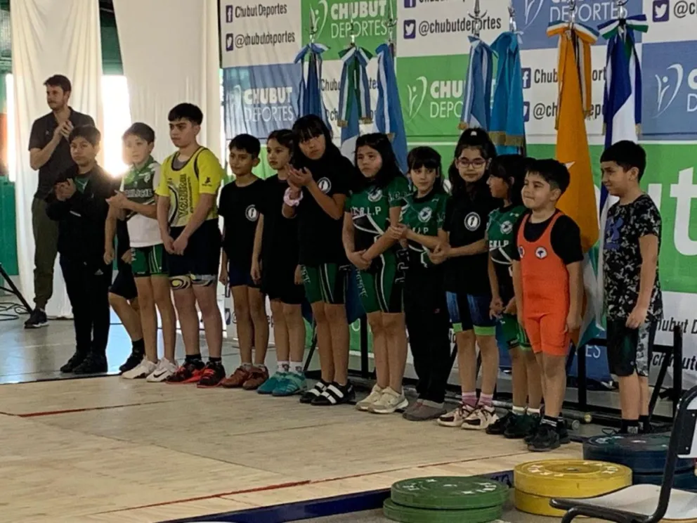 Gran actuación de la Escuela de Levantamiento Olímpico en el Torneo Patagónico Central