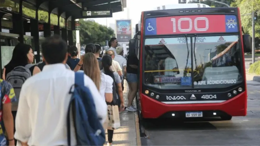 En Casa Rosada está firme la quita de subsidios al transporte y aseguran que "cada jurisdicción decidirá si sube o no el boleto"
