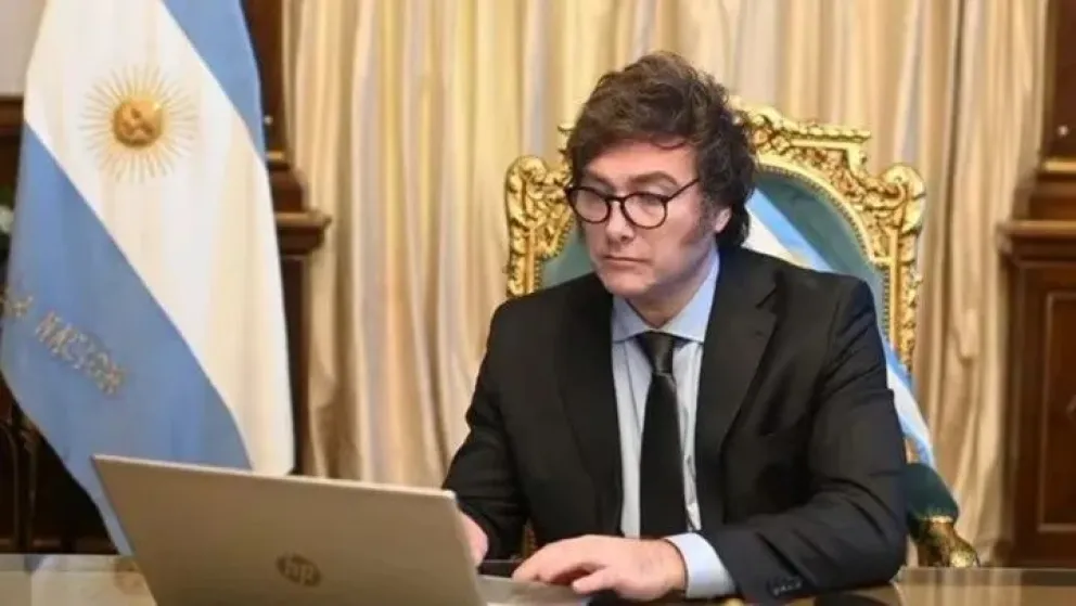 Javier Milei ya está en Casa Rosada, con el veto total listo, recibe a diputados del PRO para evitar que el Congreso insista