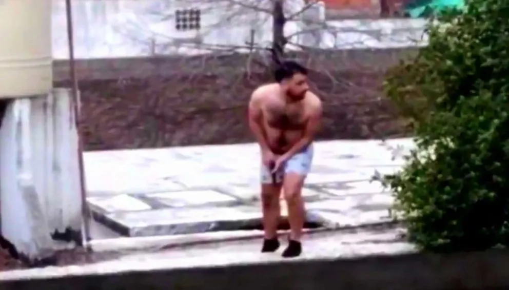 Un “justiciero” en calzoncillos y a los tiros defendió a su vecino