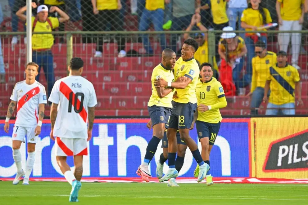 La Ecuador de Beccacece le ganó a Perú y se mantiene en puestos de clasificación en las Eliminatorias