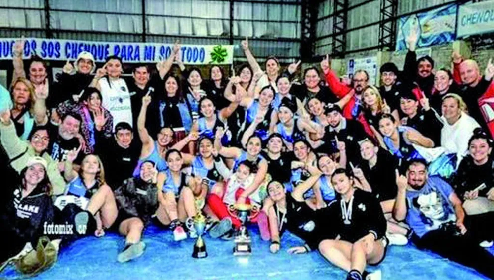 El hockey Pista coronó a sus campeonas