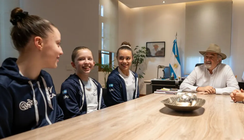 Gimnastas locales que competirán en el Mundial en Italia se reunieron con Macharashvili