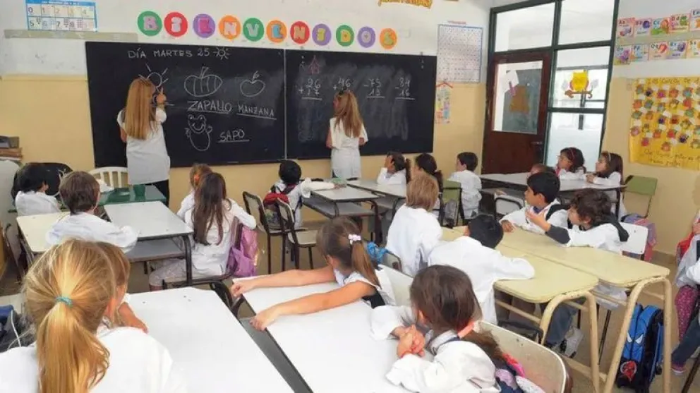 Desigualdades educativas: Nuevo indicador en trayectorias de aprendizaje refleja preocupantes resultados