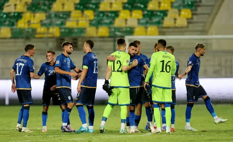 Escándalo en una selección europea: tres jugadores salieron de fiesta y el presidente los amenazó con “romperles las piernas”