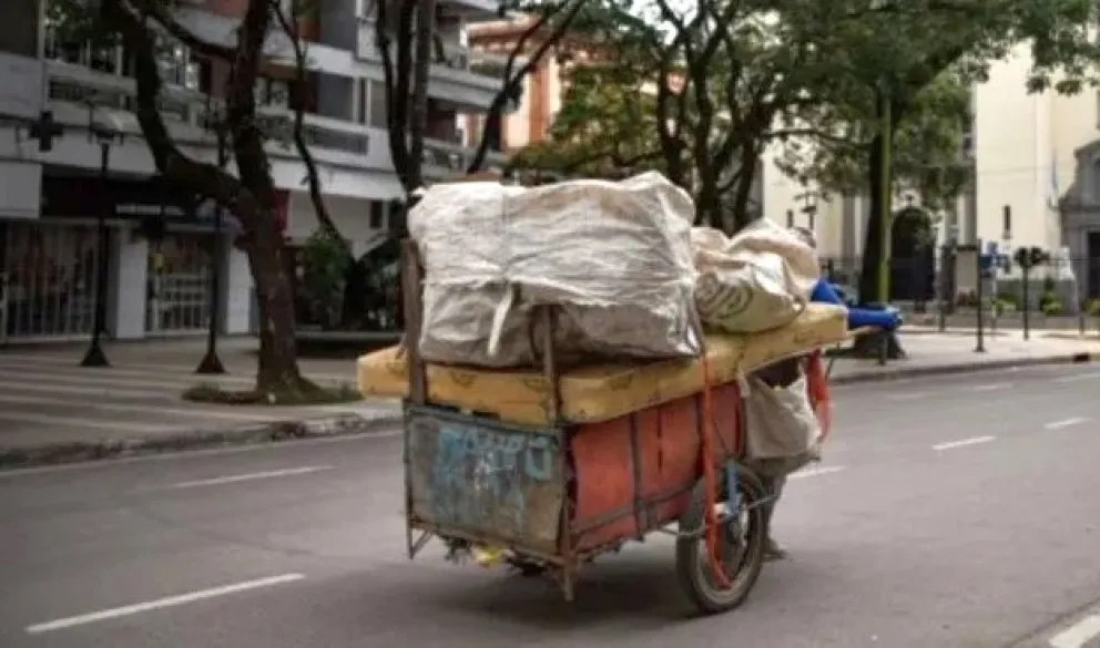 La canasta básica dio un salto y la pobreza sigue en torno al 50%